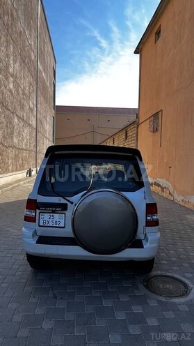 Mitsubishi Pajero io-4