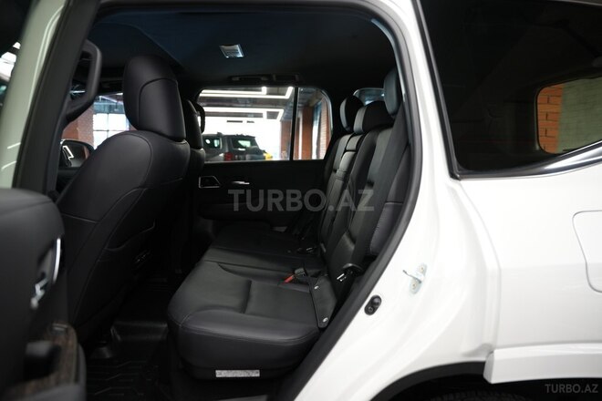 Toyota Land Cruiser-6