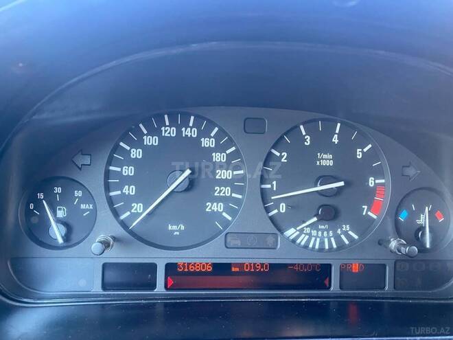 BMW 525-7