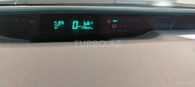 Toyota Prius-5