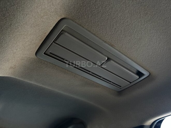 Mitsubishi L200-12