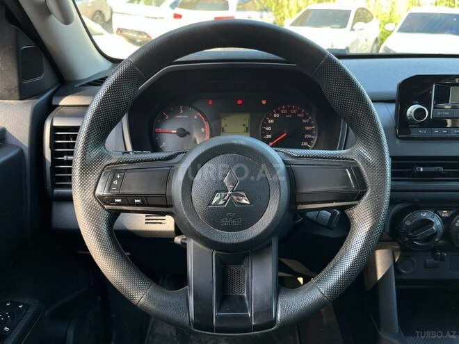 Mitsubishi L200-4