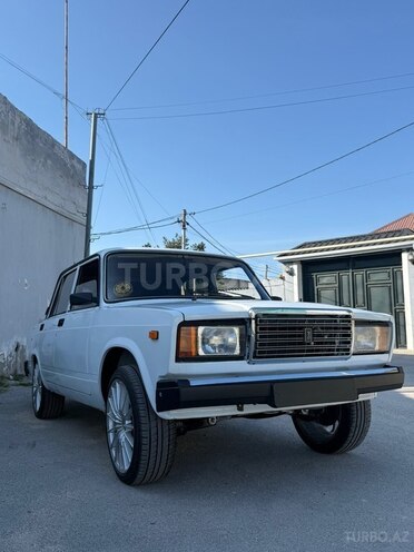 LADA (VAZ) 2107-1