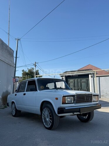 LADA (VAZ) 2107-2