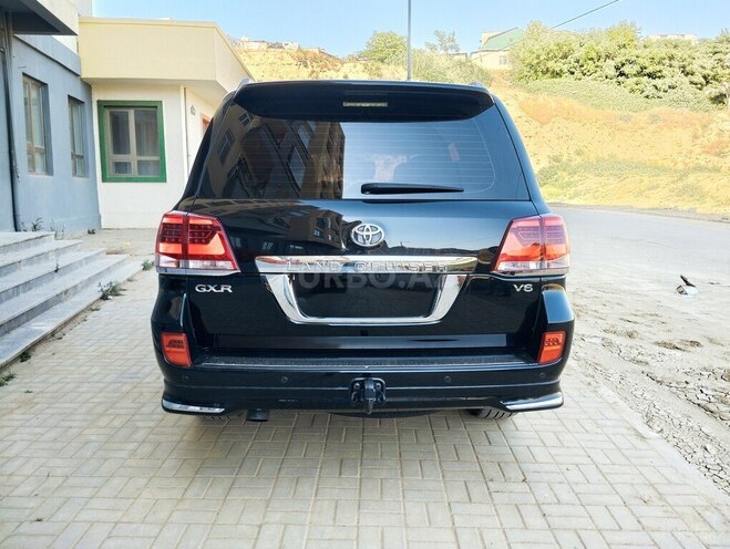 Toyota Land Cruiser-5