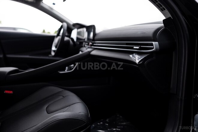 Hyundai Elantra-22