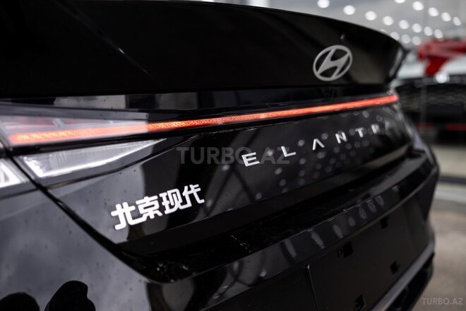 Hyundai Elantra-8