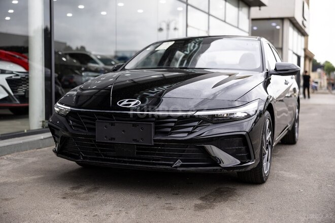 Hyundai Elantra-1