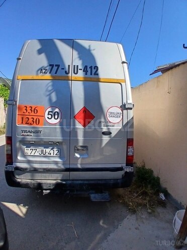 Ford Transit-2
