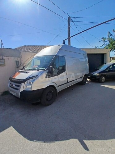 Ford Transit-8
