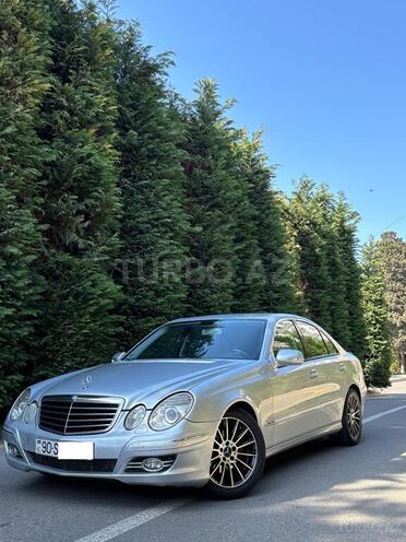 Mercedes E 220-1