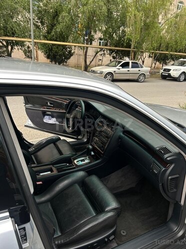 Audi A8-3