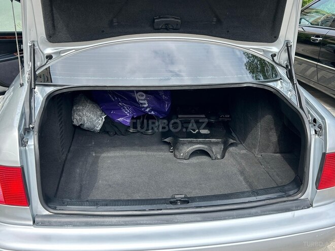 Audi A8-6