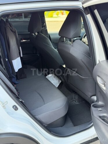 Toyota Corolla Cross-10