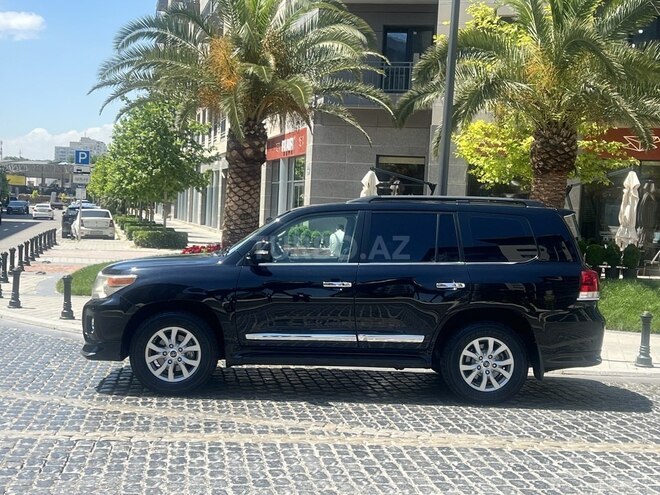 Toyota Land Cruiser-5