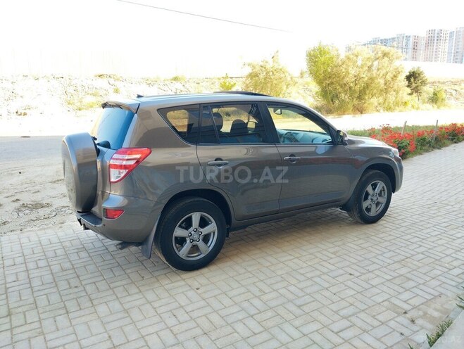Toyota RAV4-3