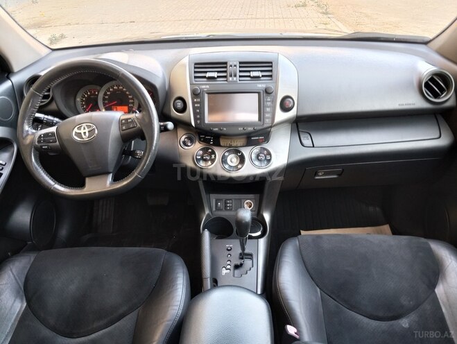 Toyota RAV4-6