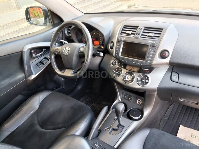 Toyota RAV4-7