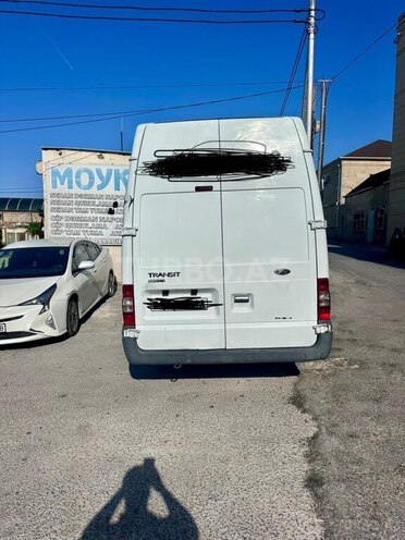 Ford Transit-4