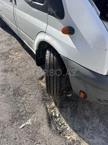 Ford Transit-8