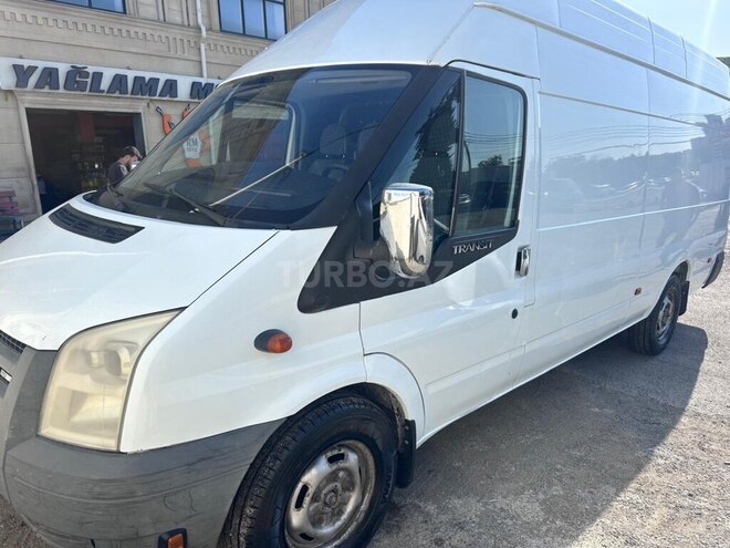 Ford Transit-9