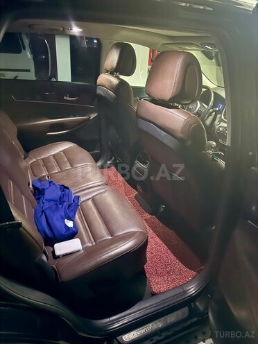 Kia Sorento-10