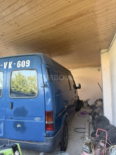 Ford Transit-2