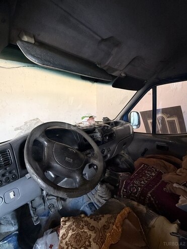 Ford Transit-3