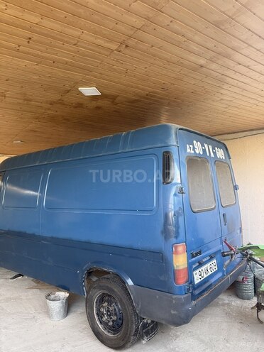 Ford Transit-4