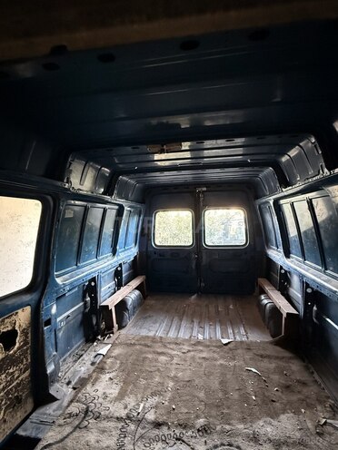 Ford Transit-5