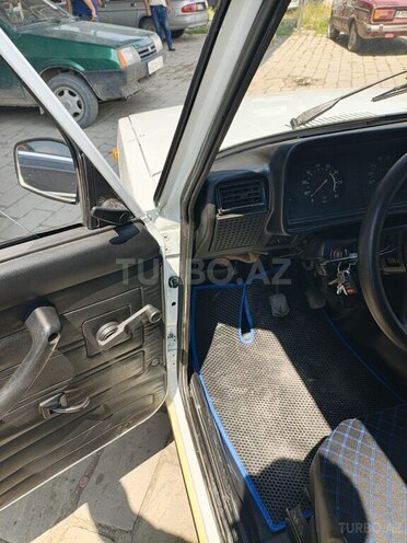 LADA (VAZ) 2107-21