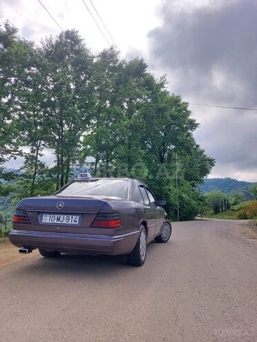 Mercedes E 250-2