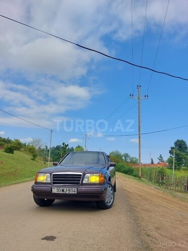 Mercedes E 250-1