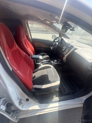 Nissan Note-8