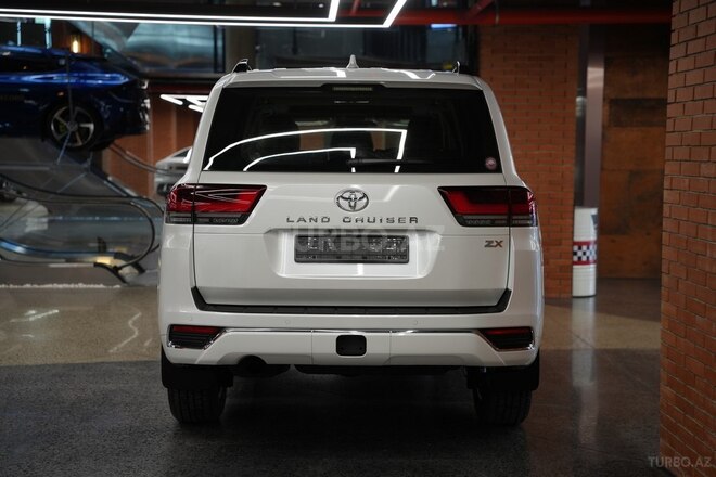Toyota Land Cruiser-9