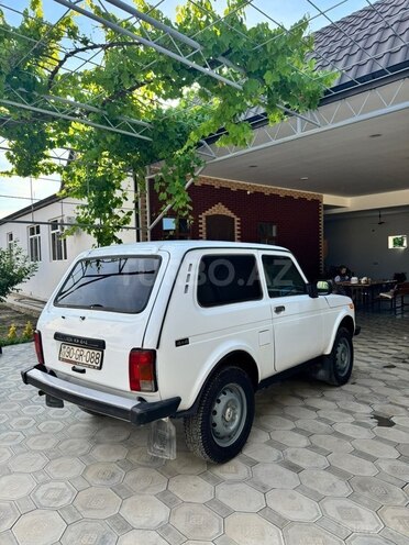 LADA (VAZ) Niva-6