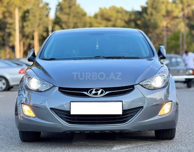 Hyundai Elantra-2