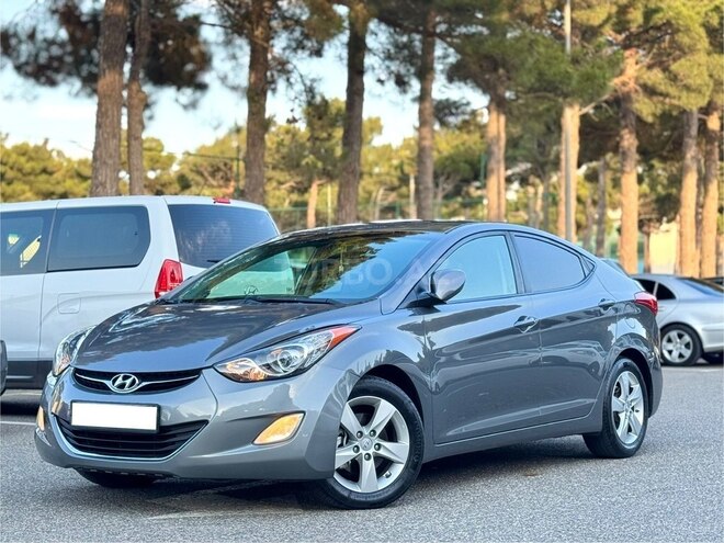 Hyundai Elantra-3