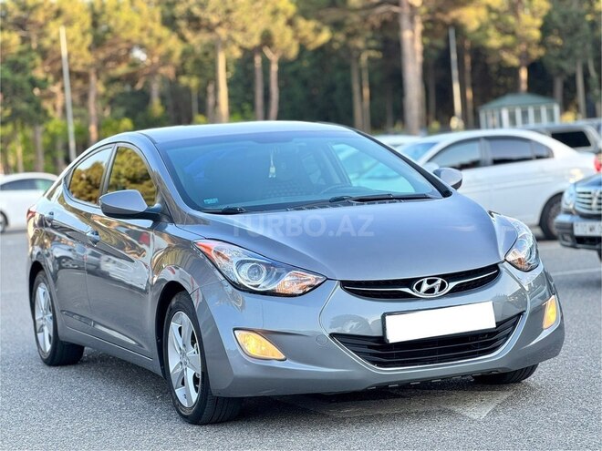 Hyundai Elantra-4