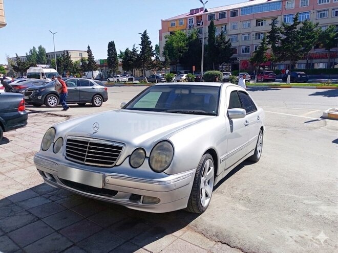 Mercedes E 300-2