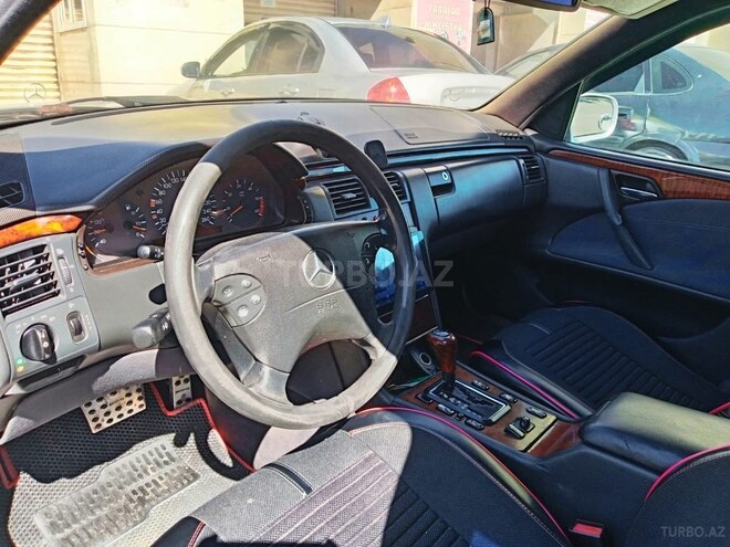 Mercedes E 300-10