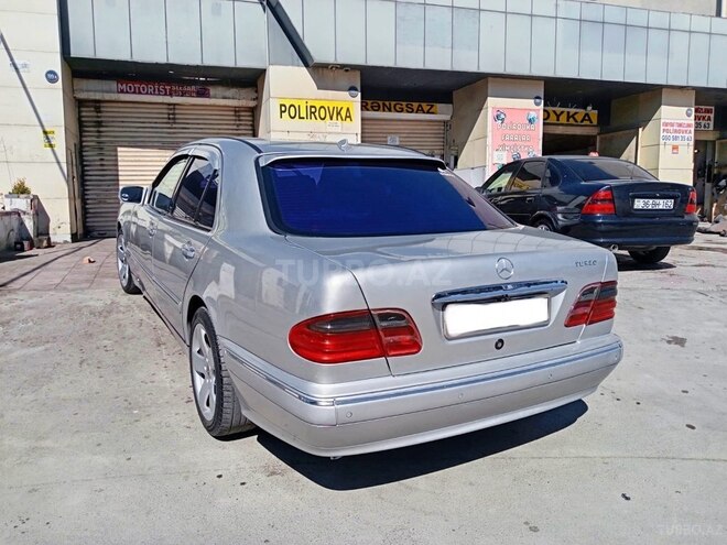 Mercedes E 300-6
