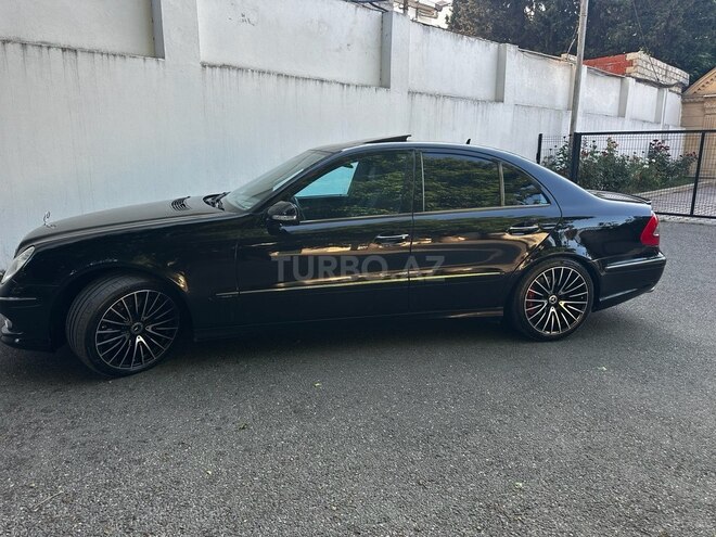 Mercedes E 350-11