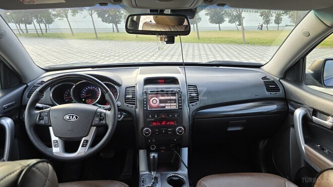 Kia Sorento-13