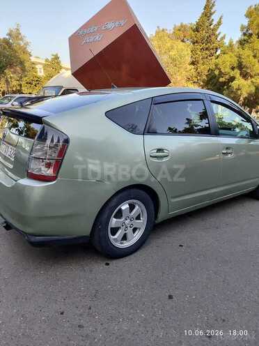 Toyota Prius-5