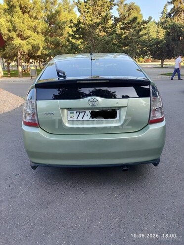 Toyota Prius-2