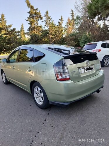 Toyota Prius-4