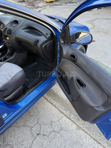 Peugeot 206-12