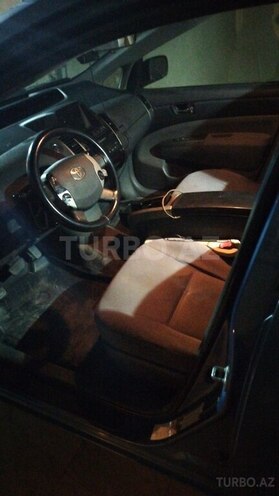 Toyota Prius-4