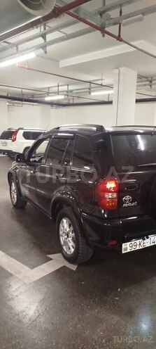 Toyota RAV4-12